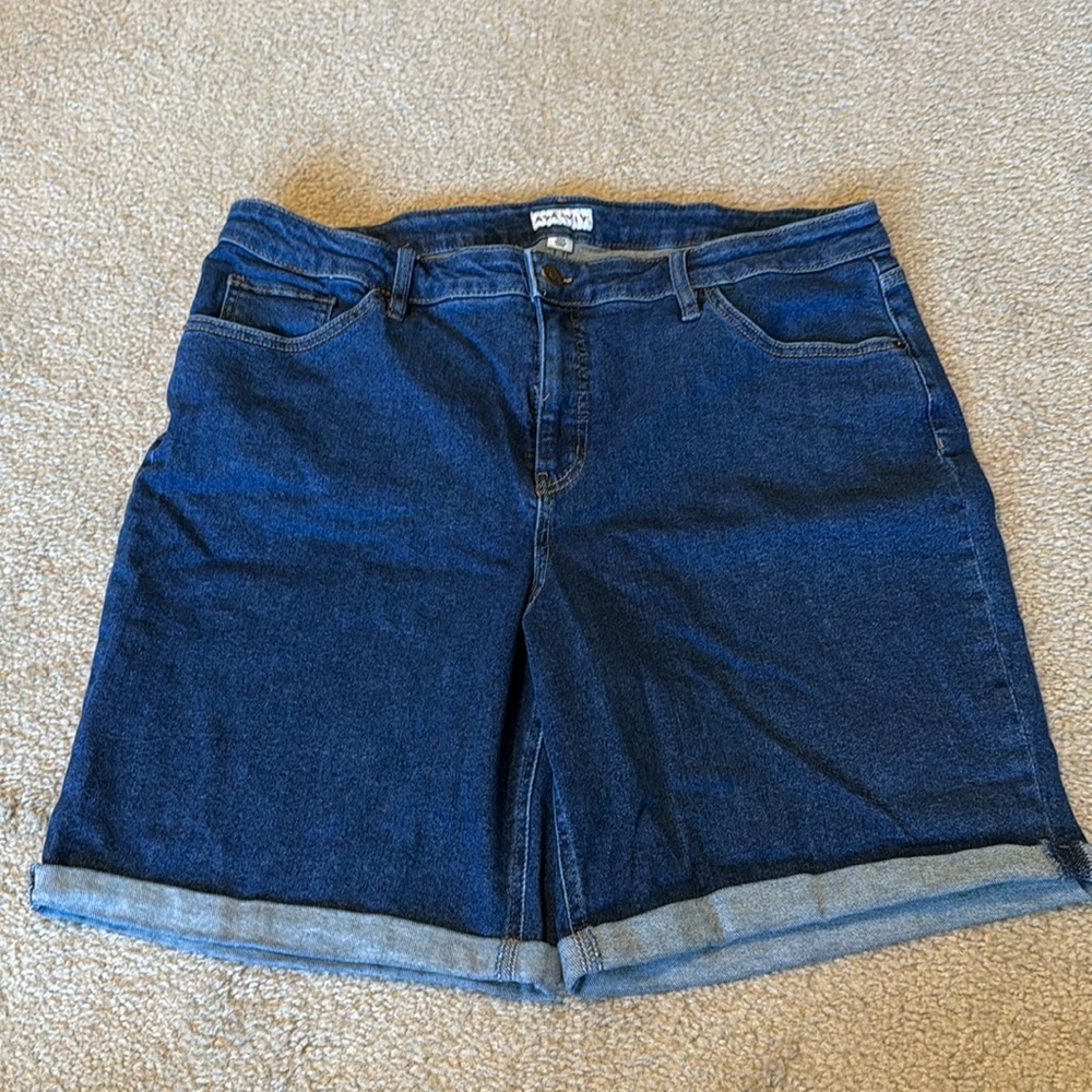 Ava & Viv Bermuda Shorts